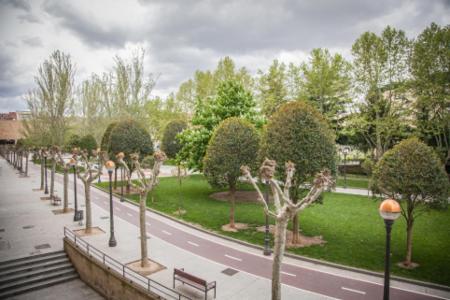 Pension Parque Del Ebro (Adults Only) Logrono Exterior photo